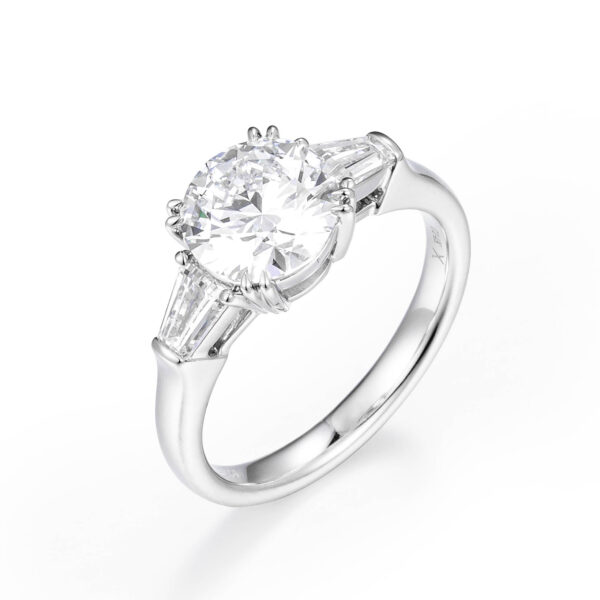 ​​Lab-Grown Diamond Engagement Ring (1 ct or 2 ct) in Trapezoid & Round Shapes, 14K/18K Gold or Platinum