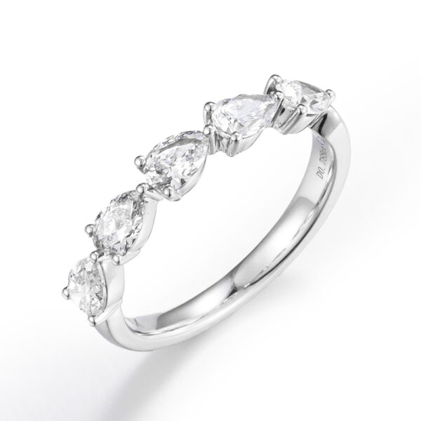 Delicate Versailles Lab Diamond Engagement Ring (0.84ct. tw.) in  14K/18K White Gold, Yellow Gold, Rose Gold & Platinum​